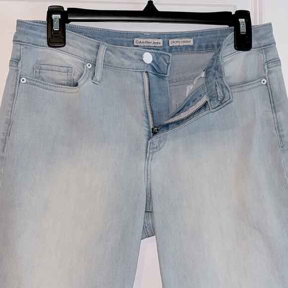 Calvin Klein Jeans Cropped Straight Leg Jeans - Picture 4 of 8